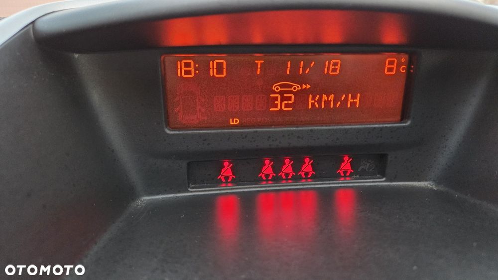 Peugeot 207 - 12
