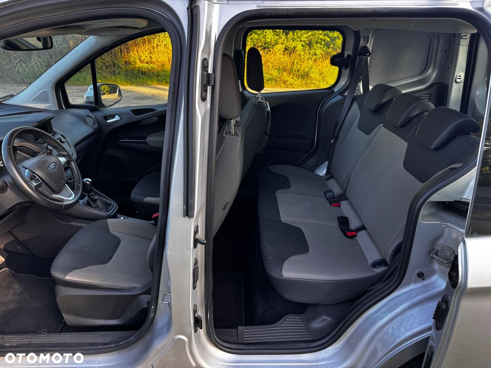 Ford Transit Courier - 12