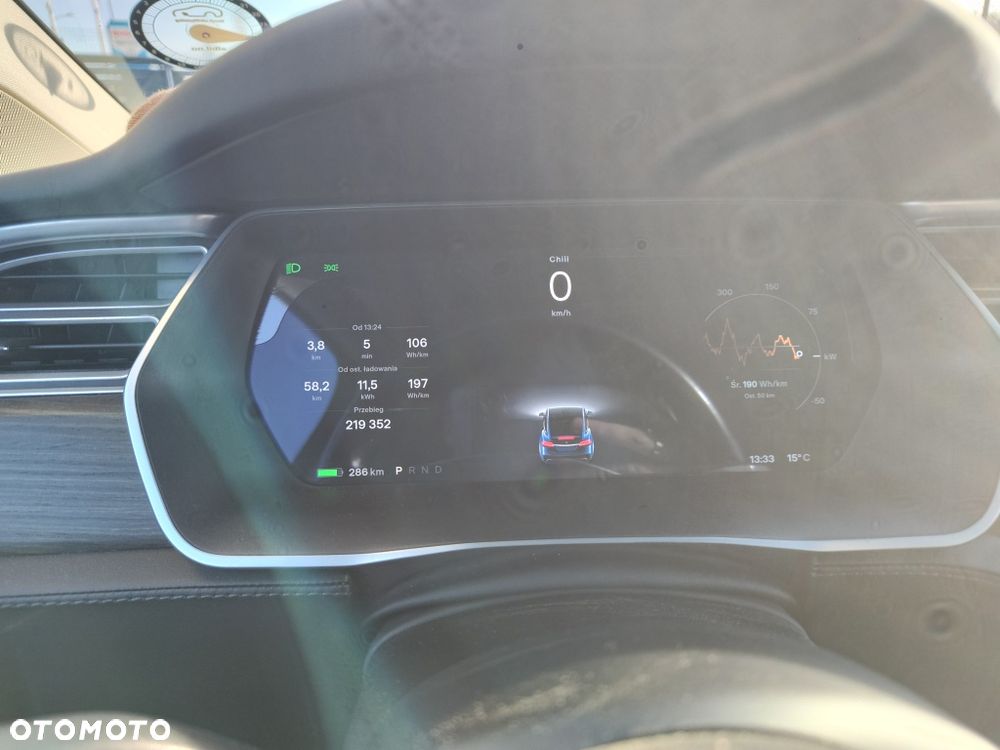 Tesla Model X - 5