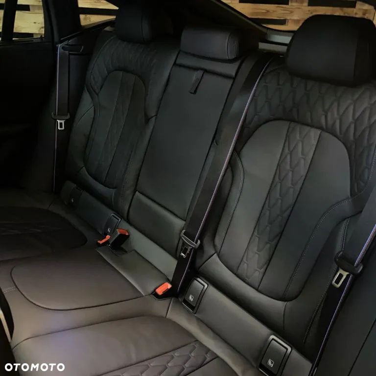 BMW X6 xDrive30d - 13