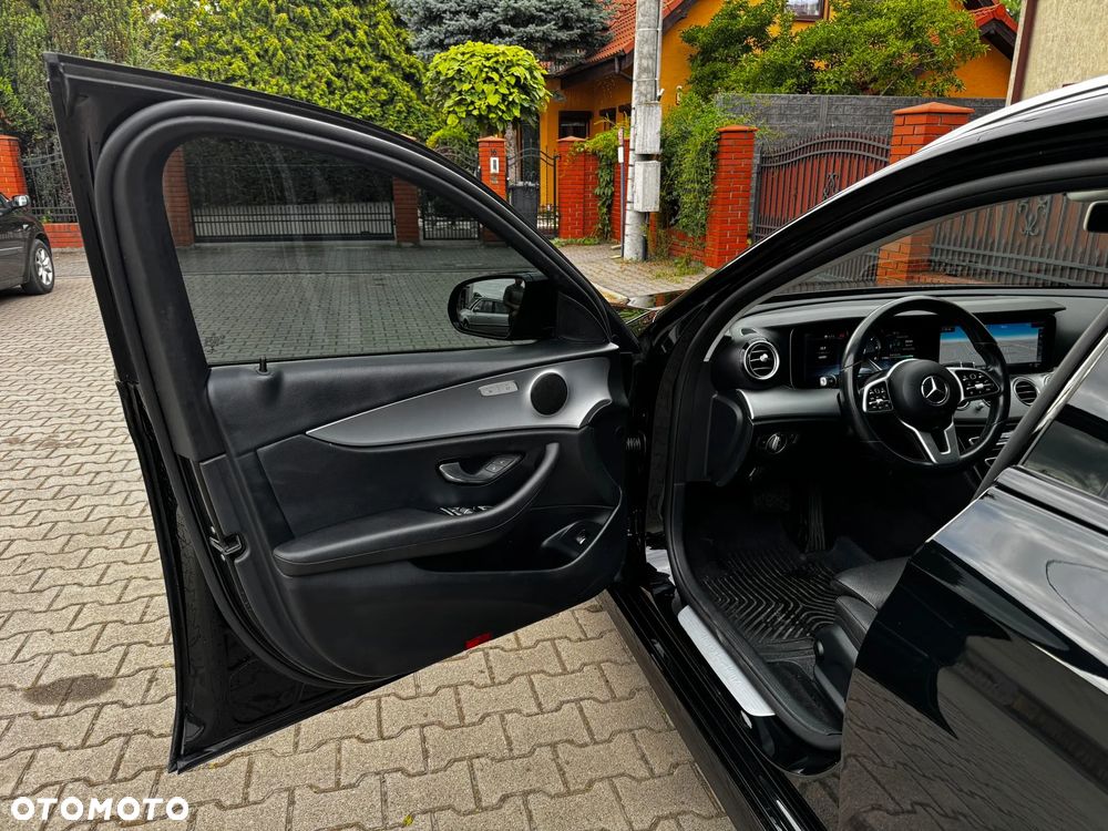 Mercedes-Benz Klasa E 200 d Business Edition 9G-TRONIC - 18
