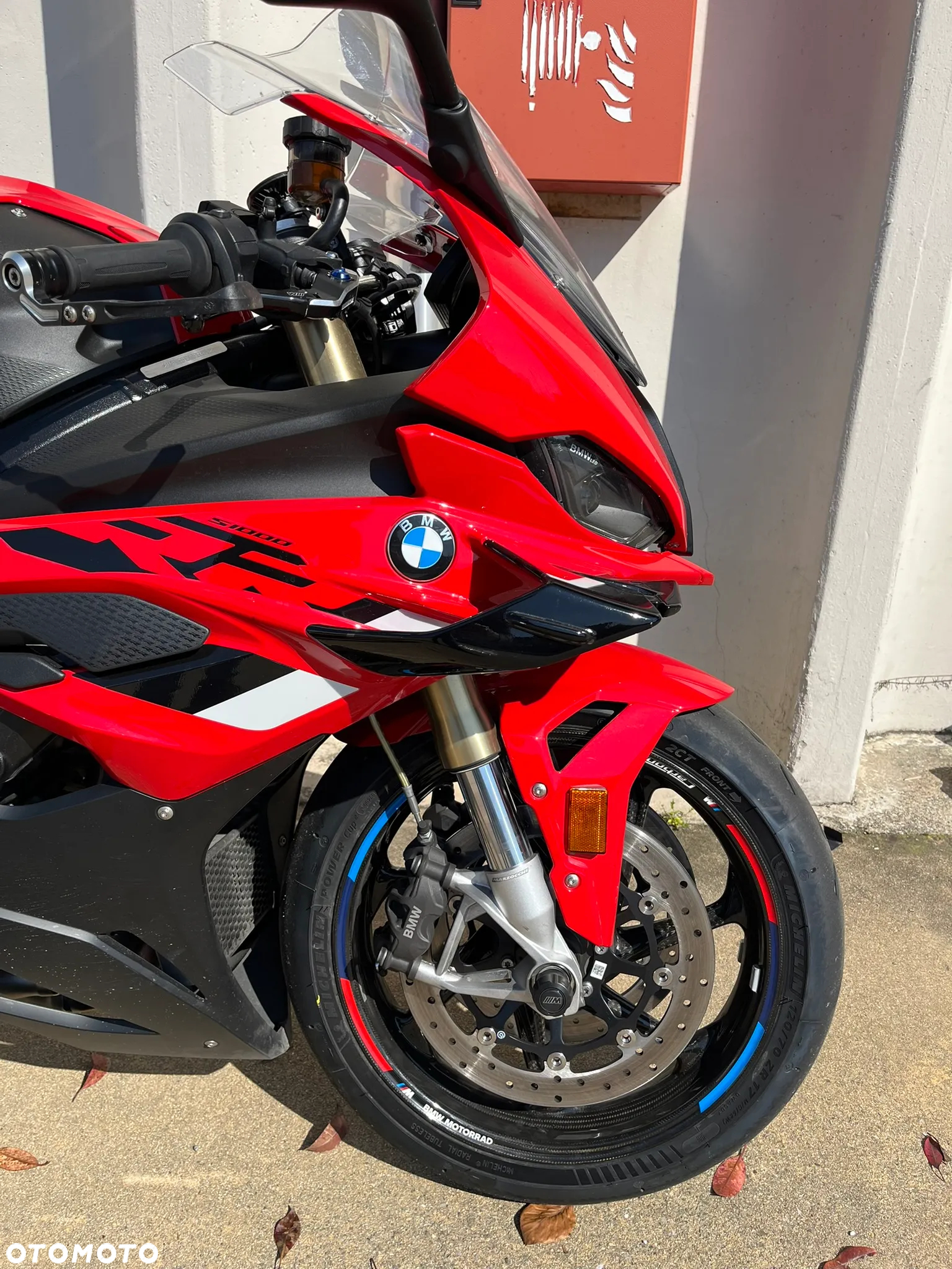 BMW S - 4
