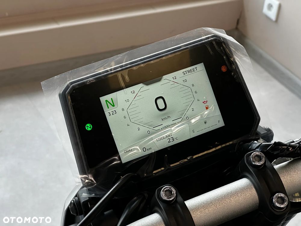 Yamaha MT - 7