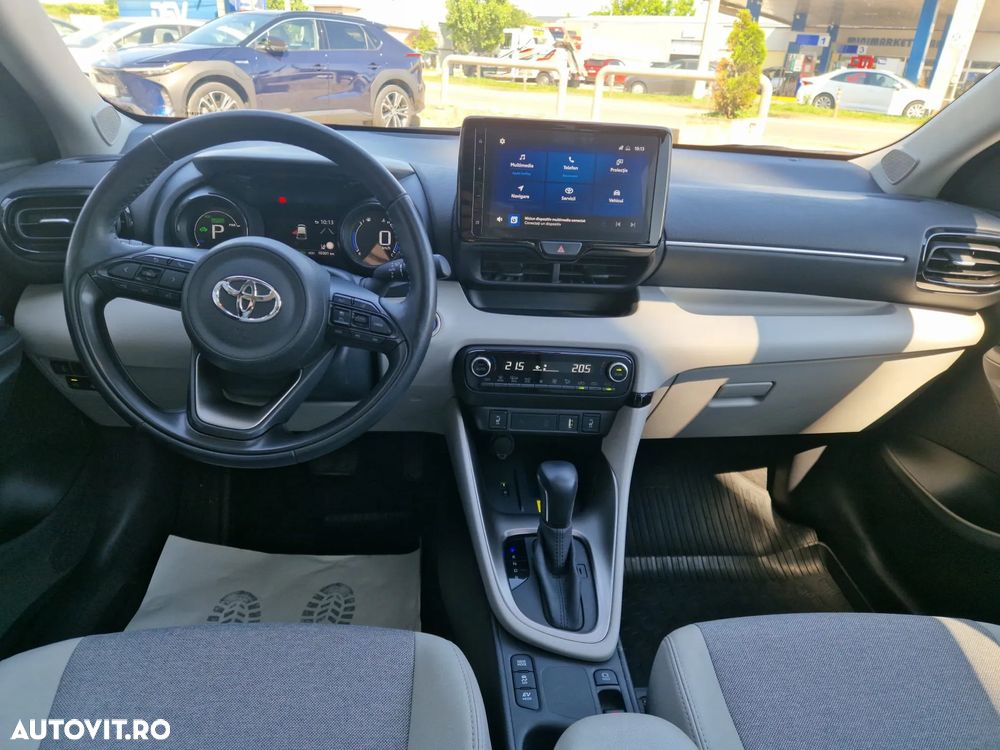 Toyota Yaris 1.5 VVT-i HSD Exclusive Style - 12
