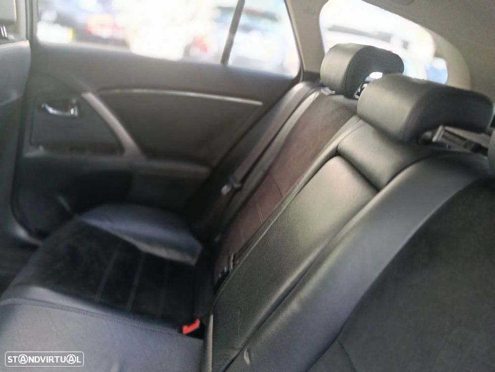 Toyota Avensis SW 2.0 D-4D Exclusive - 17