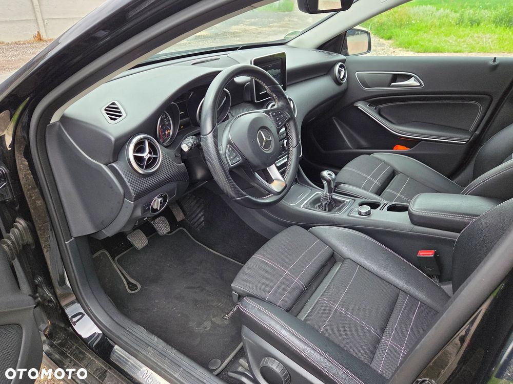 Mercedes-Benz Klasa A 200 Activity Edition - 11
