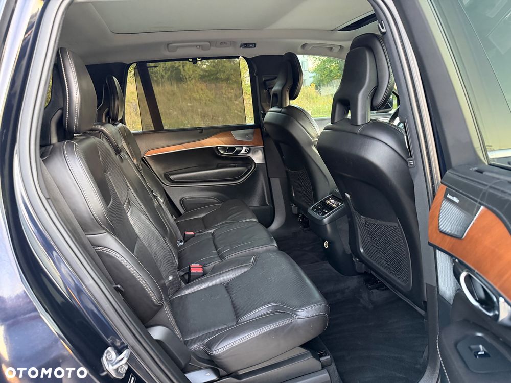 Volvo XC 90 - 22