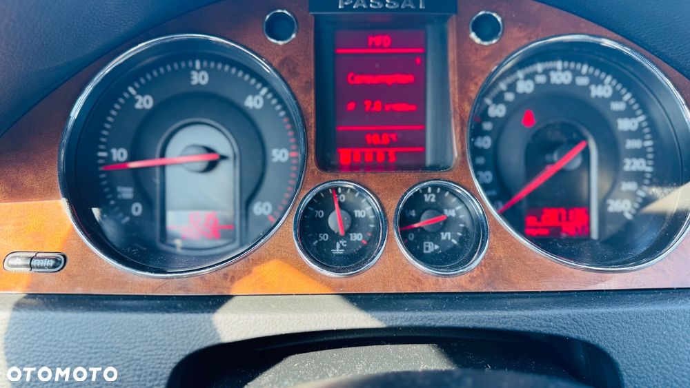 Volkswagen Passat - 16