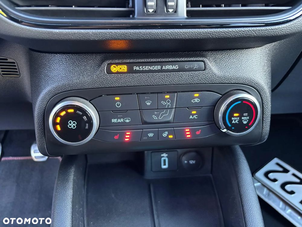 Ford Focus 2.0 EcoBlue ST-Line - 32