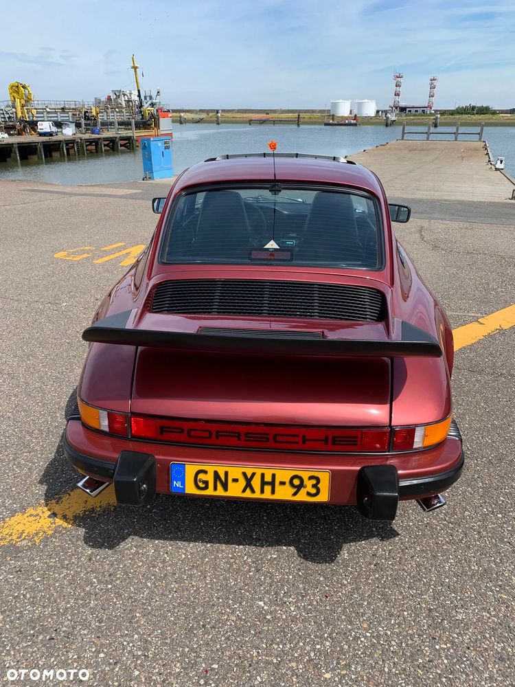 Porsche 911 - 28