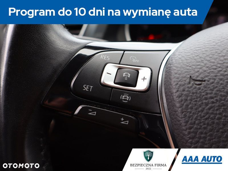 Volkswagen Tiguan - 19