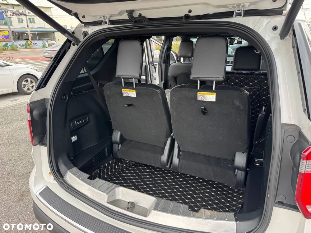 Ford Explorer - 23