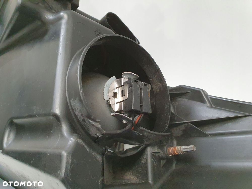 LAMPA PRAWA Ford Fiesta MK7 08-17r PRZEDNIA PRAWY PRZÓD anglik - 12