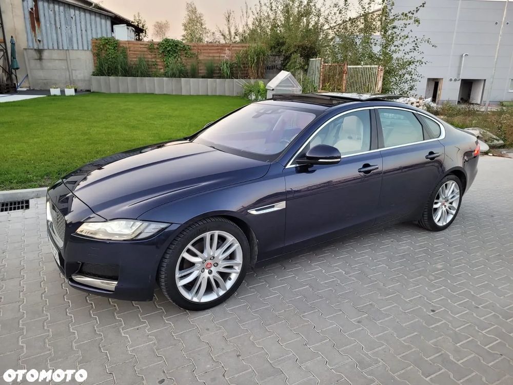Jaguar XF 20d Prestige - 10