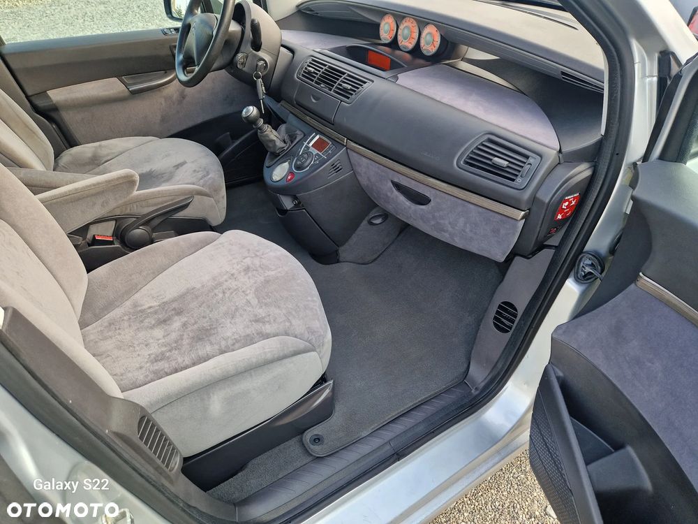 Citroën C8 2.0 HDi Confort - 14