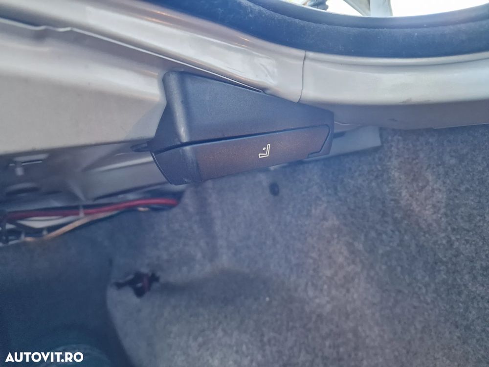 BMW Seria 3 320i - 6