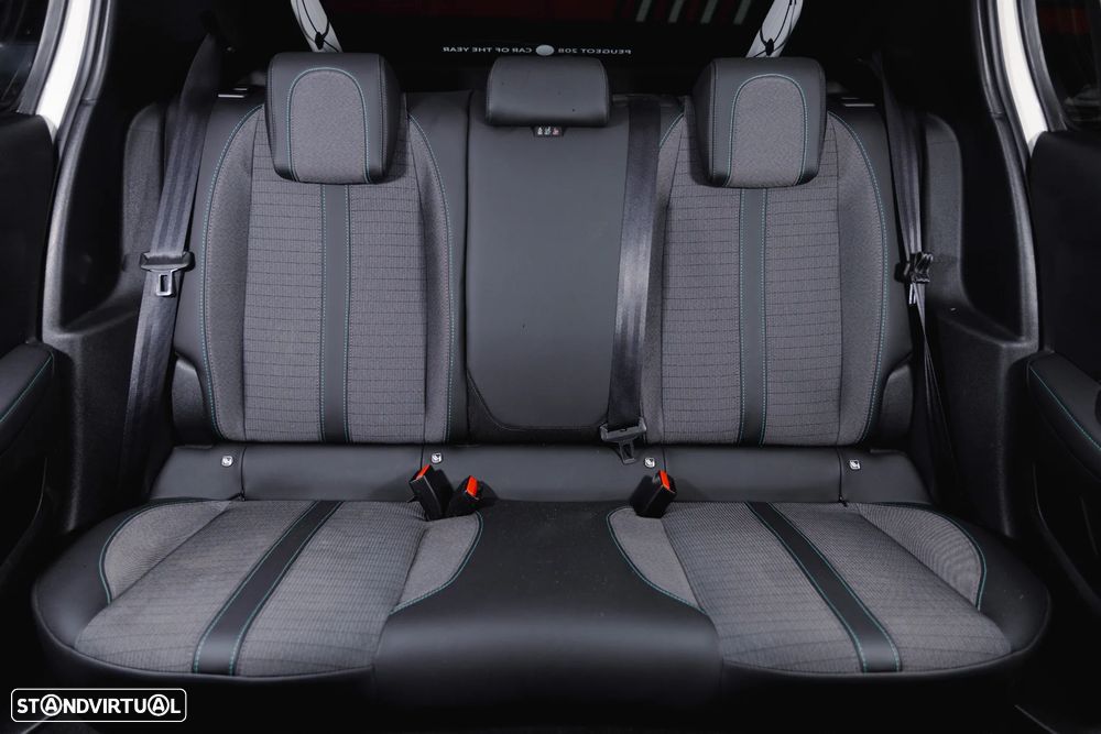 Peugeot e-208 Allure Pack - 12