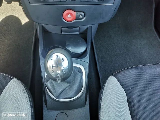 Renault Clio 1.2 16V Confort - 15