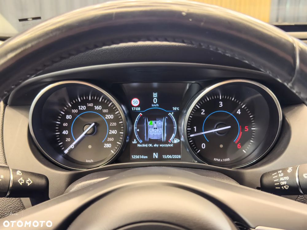 Jaguar XE 20d Prestige - 24