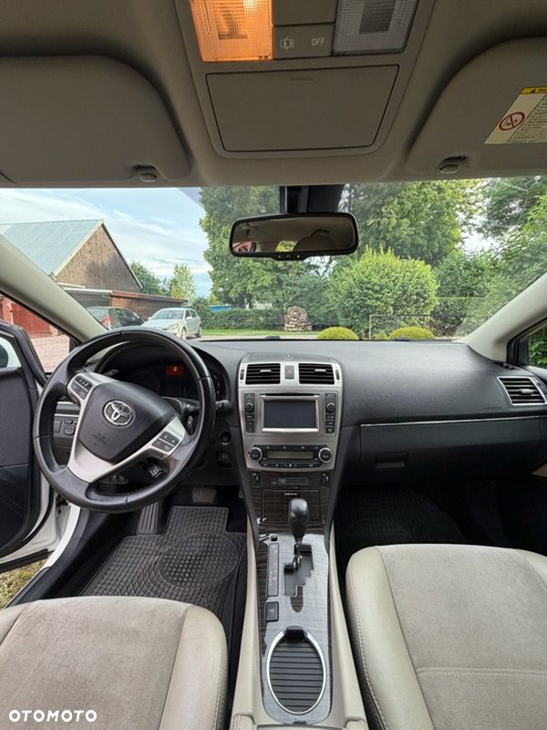 Toyota Avensis 1.8 Premium EU5 MS - 9