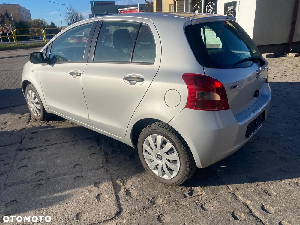 Toyota Yaris 1.3 VVT-i Executive - 6