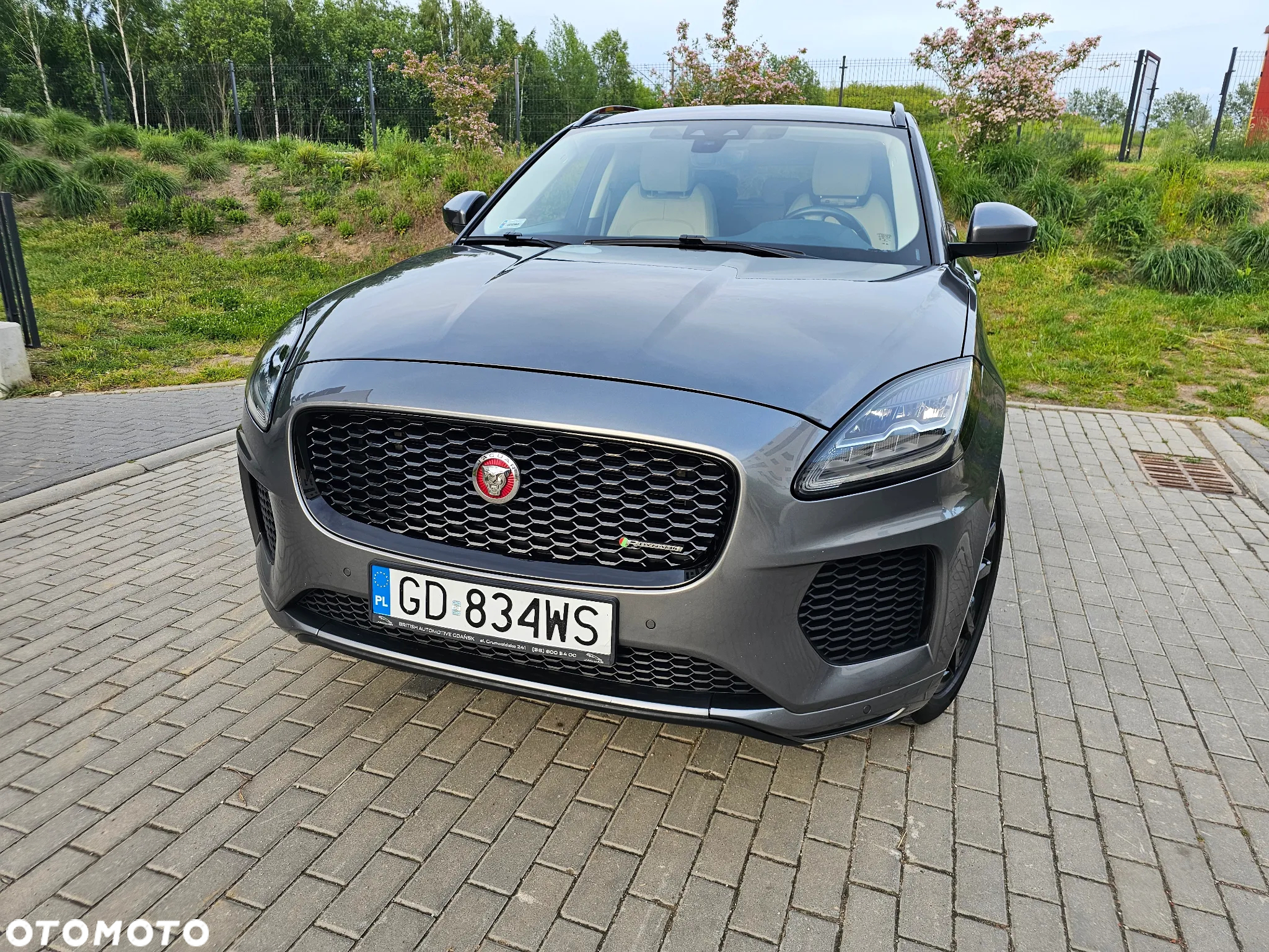 Jaguar E-Pace 2.0 i4P AWD R-Dynamic S - 2