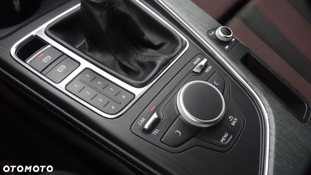 Audi A4 - 40