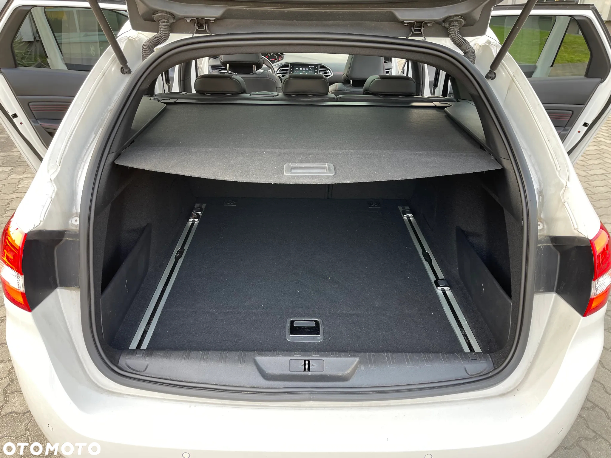 Peugeot 308 SW 2.0 BlueHDi GT S&S EAT8 - 18