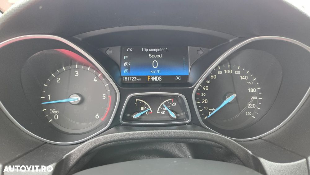 Ford Focus 1.5 EcoBlue Start-Stopp-System Aut. TITANIUM - 8