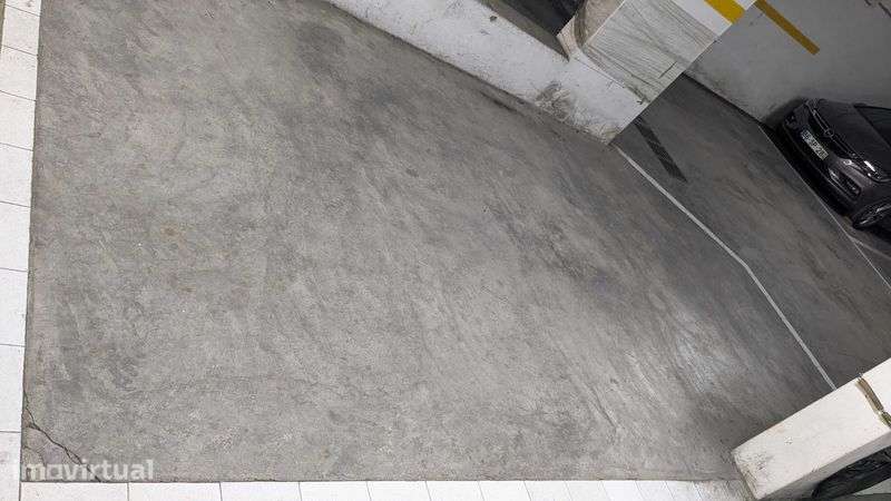 Alugo espaço de garagem ler anúncio - Grande imagem: 2/3
