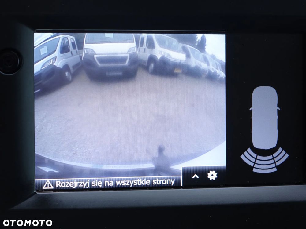 Renault Master 2.3 150 KM 3-osobowy L2H2 "średniak" - 20