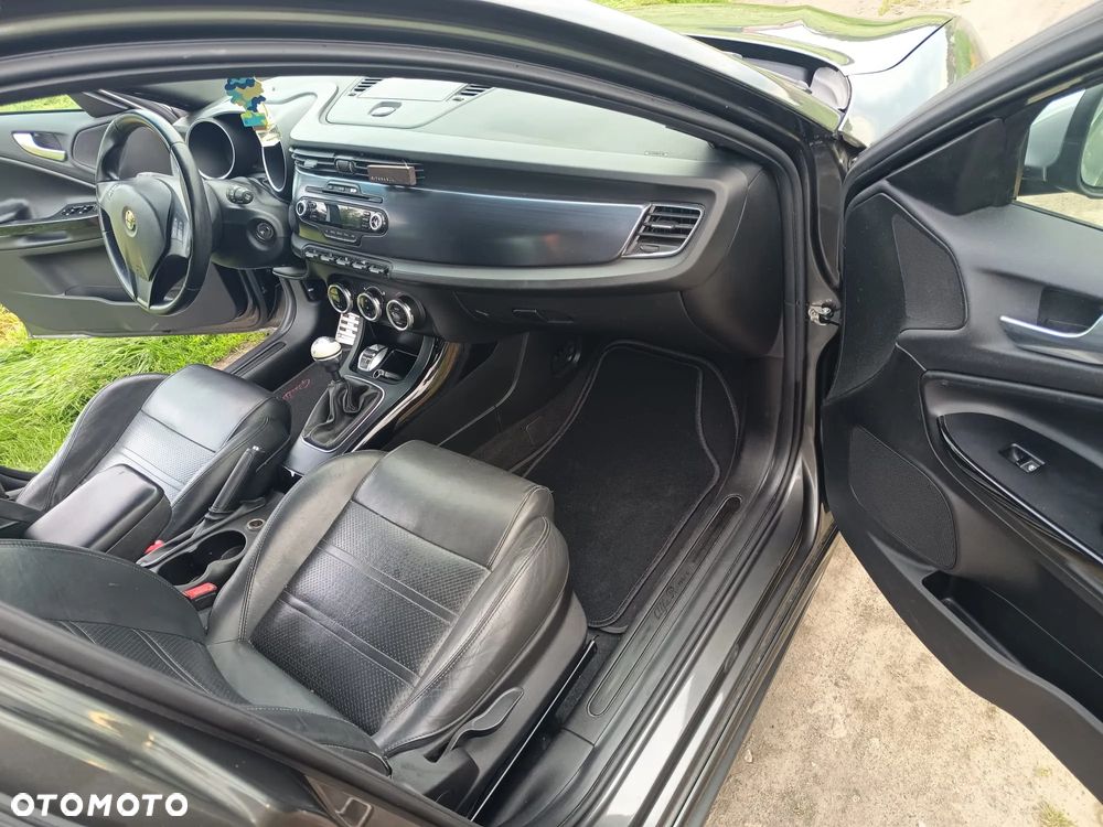 Alfa Romeo Giulietta 1.6 JTDM Veloce - 6