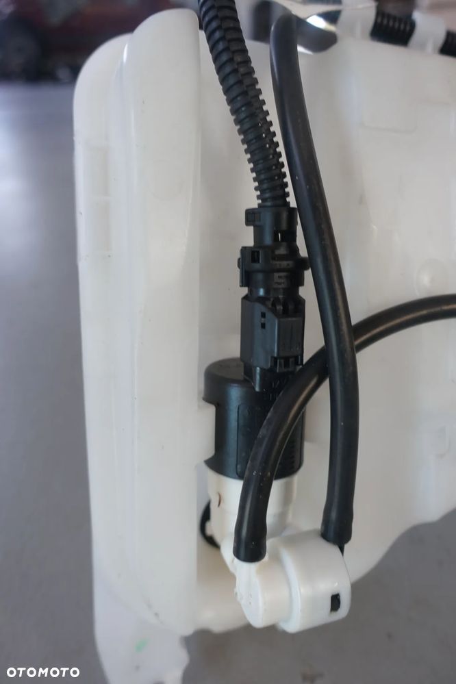 ZBIORNIK SPRYSKIWACZY BERLINGO IV PARTNER COMBO E 18r. - 3