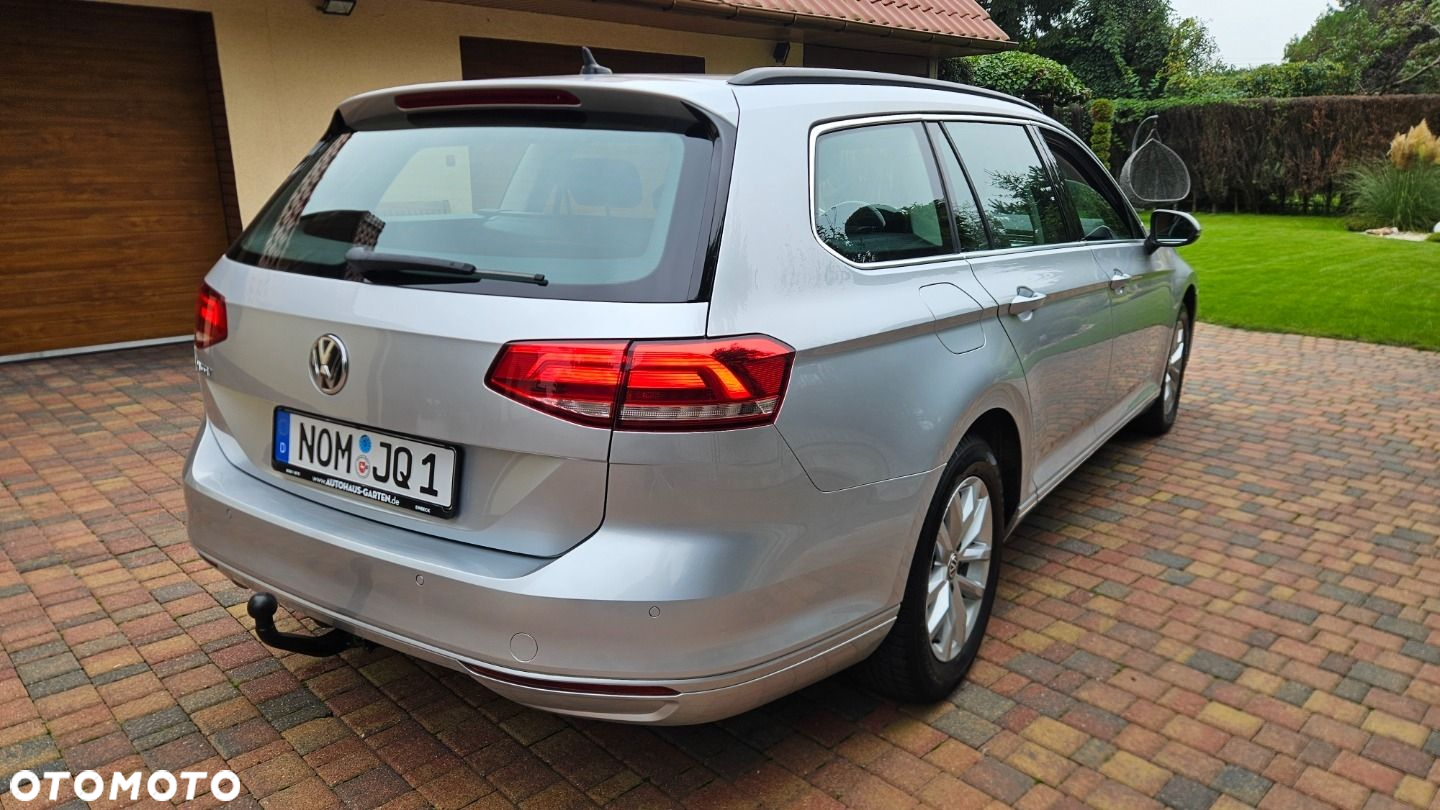 Volkswagen Passat Variant 2.0 TDI SCR DSG Elegance - 9