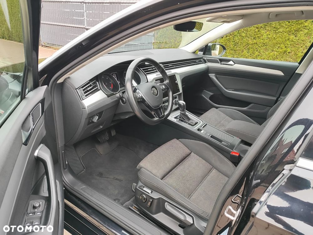 Volkswagen Passat 2.0 TDI SCR DSG 4Motion Elegance - 8