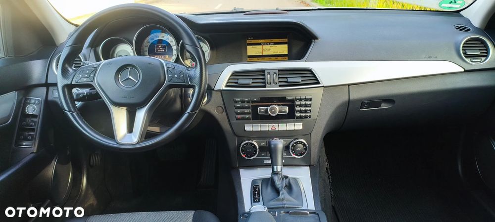 Mercedes-Benz Klasa C 180 CGI Automatik BlueEFFICIENCY Avantgarde - 19