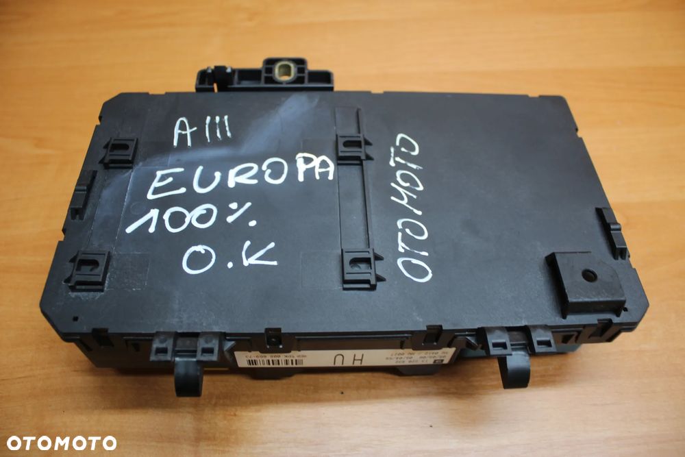 SKRZYNKA BEZPIECZNIKÓW MODUŁ KOMFORTU BSI OPEL ASTRA H III ZAFIRA B 13220832 HU - 5