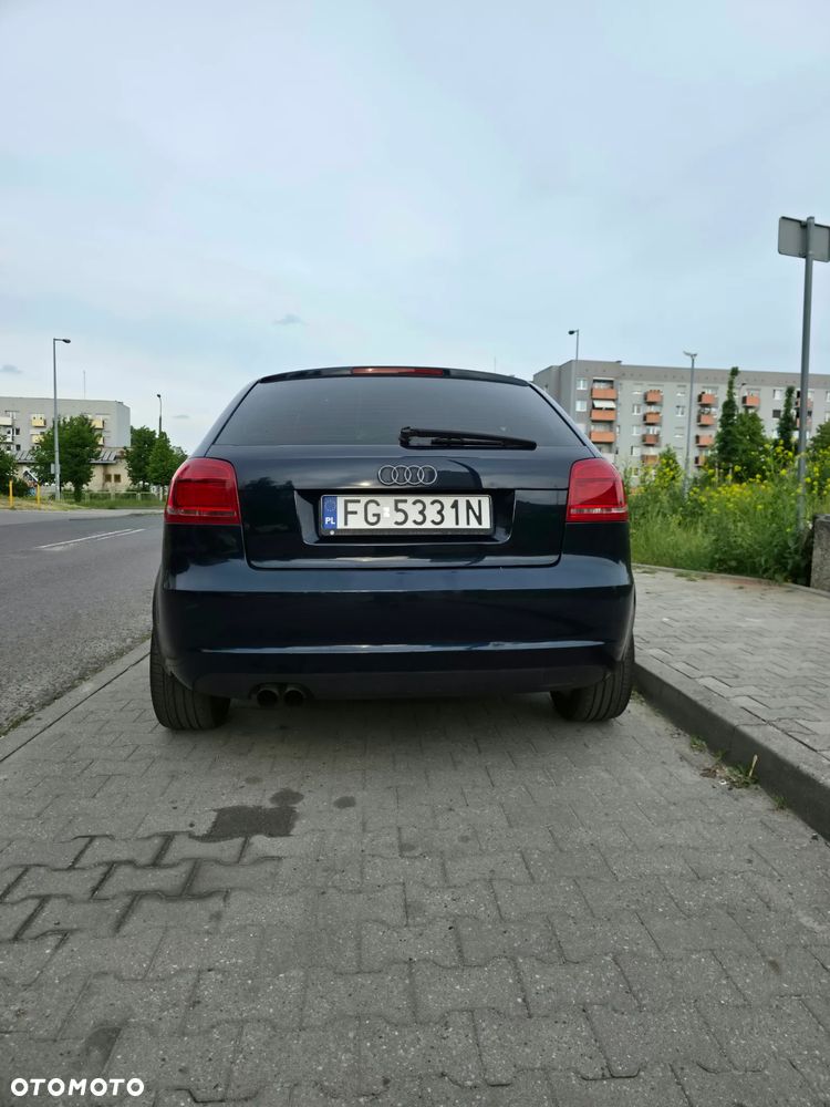 Audi A3 Sportback 1.8 TFSI Ambiente - 2