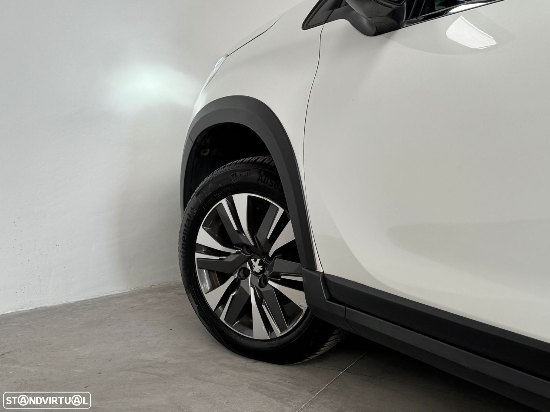 Peugeot 2008 1.2 PureTech Allure - 12