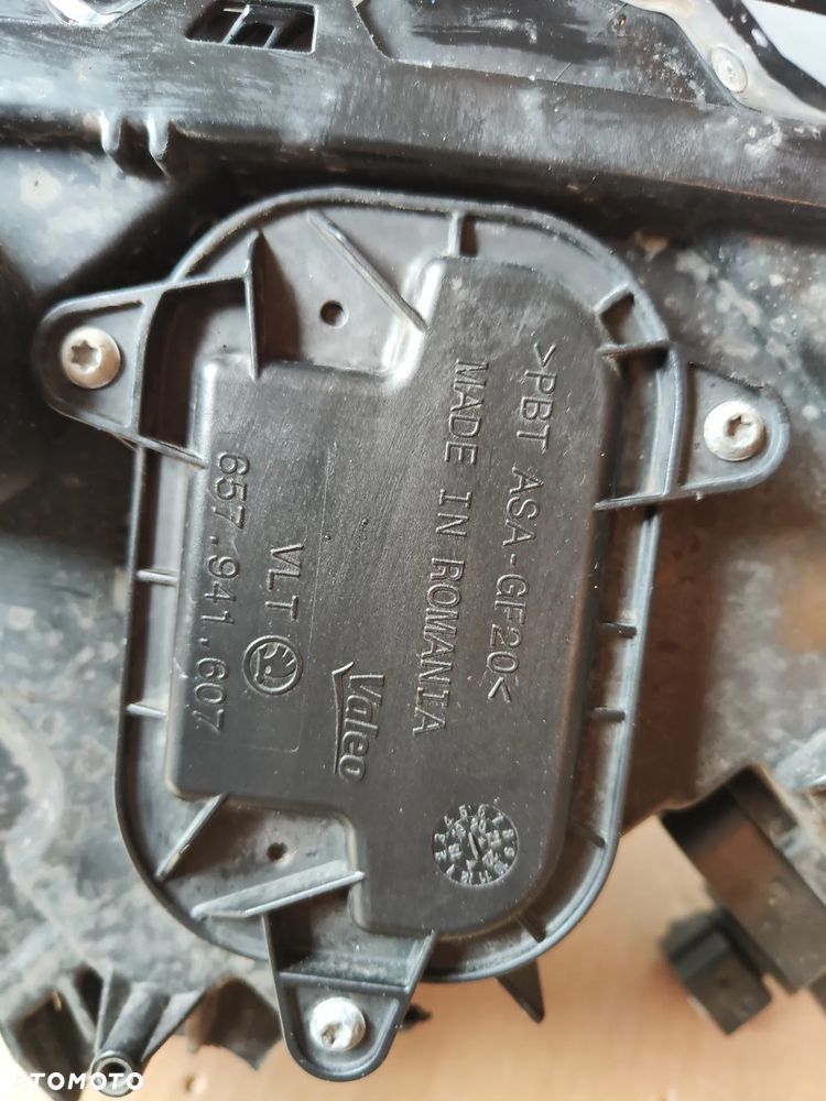 Skoda Scala Lampa przednia Prawa  657 941 016 - 9