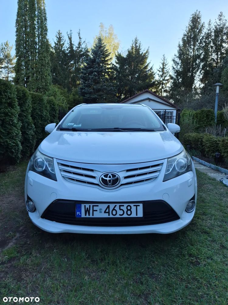Toyota Avensis 2.0 D-4D Premium - 9