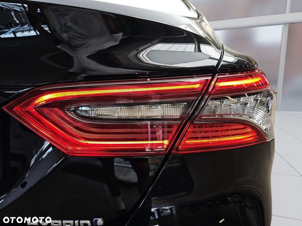 Toyota Camry 2.5 Hybrid Executive CVT - 35