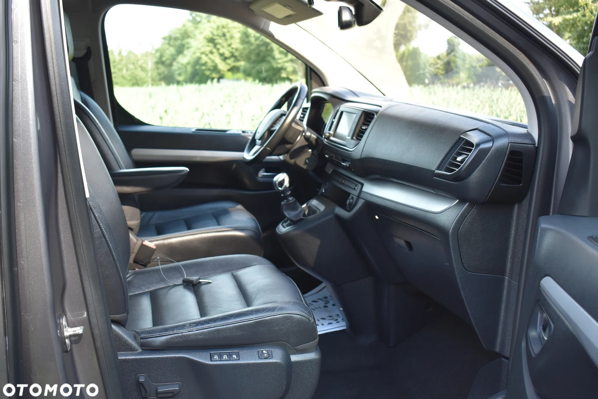 Peugeot Traveller 2.0 BlueHDi Standard Business Vip - 31