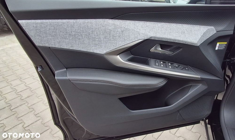 Peugeot 3008 1.2 PureTech mHEV Allure e-DCS6 - 10