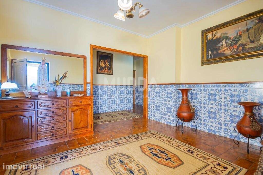 MORADIA T4 EM CACIA — ESPAÇO, CONFORTO E POTENCIAL NUM SÓ IMÓVEL ✨ - Grande imagem: 5/43