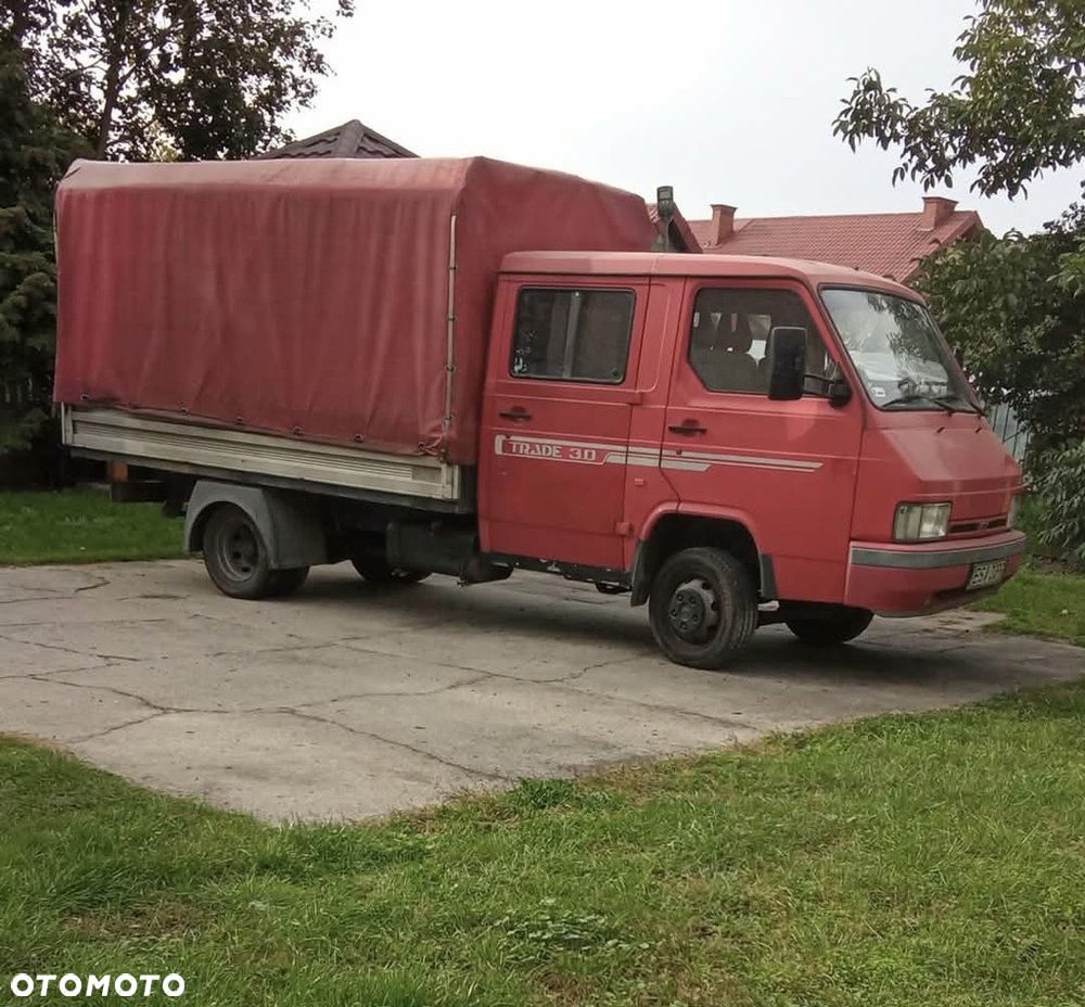 Nissan Trade