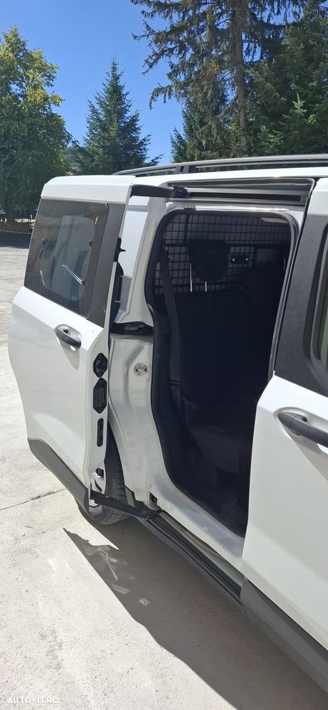 Ford Transit courier - 5