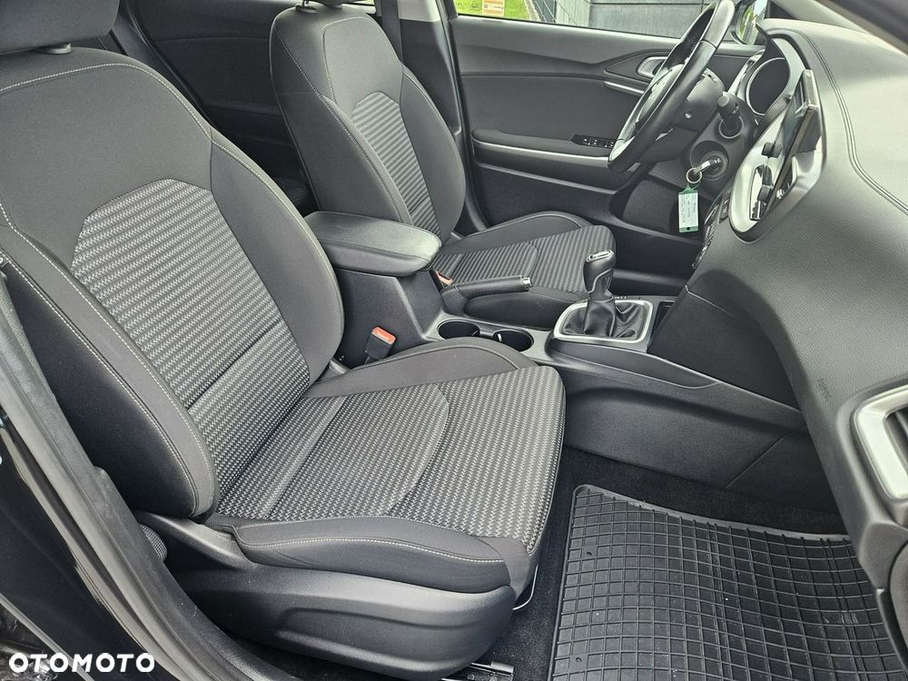 Kia XCeed 1.5 T-GDI M - 12