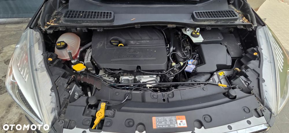Ford Kuga 1.5 EcoBoost 2x4 Titanium - 37