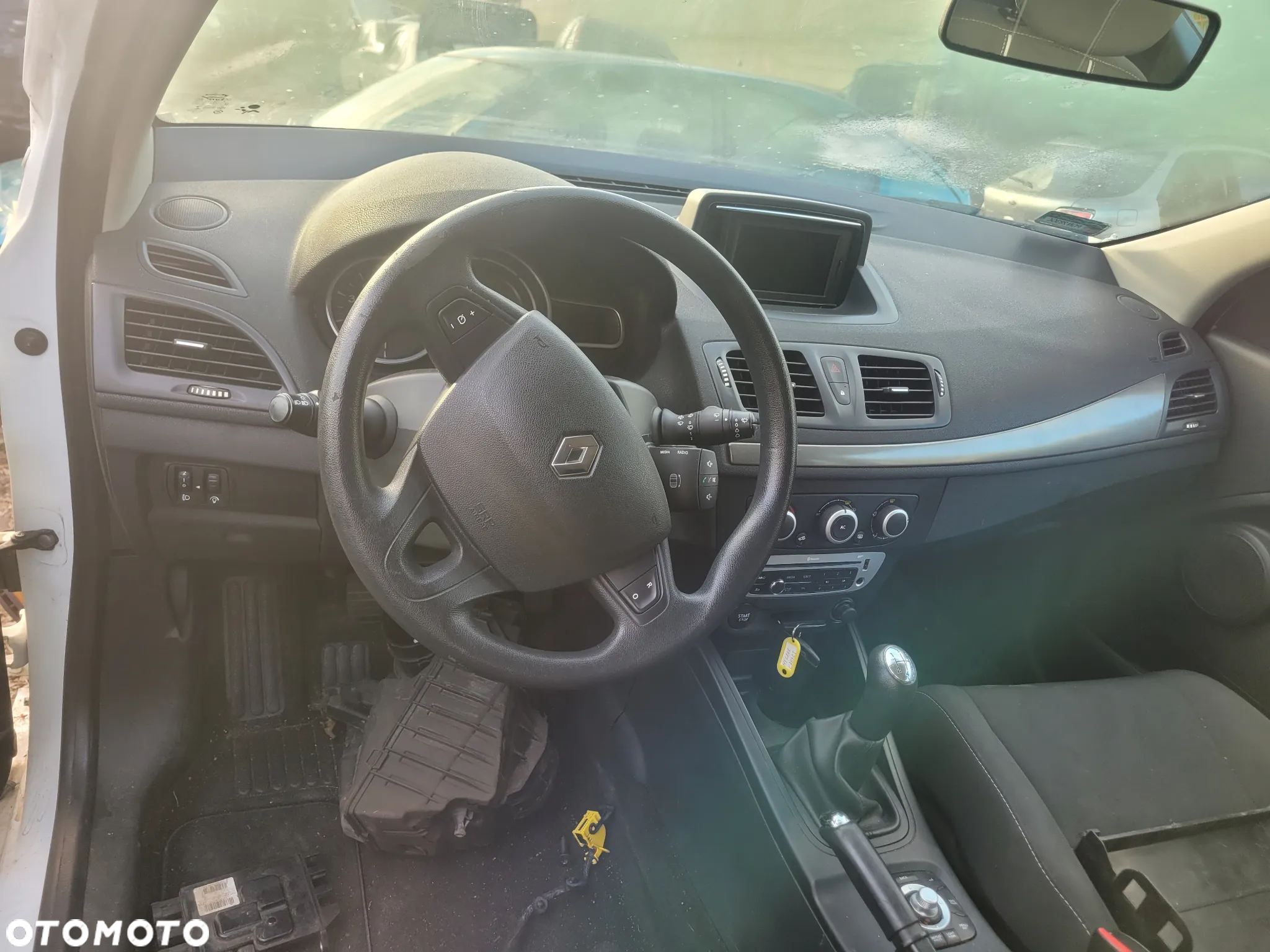 RENAULT MEGANE III fotel fotele kanapa deska kokpit podsufitka boczek boczki klamka podłokietnik licznik prędkościomierz - 2